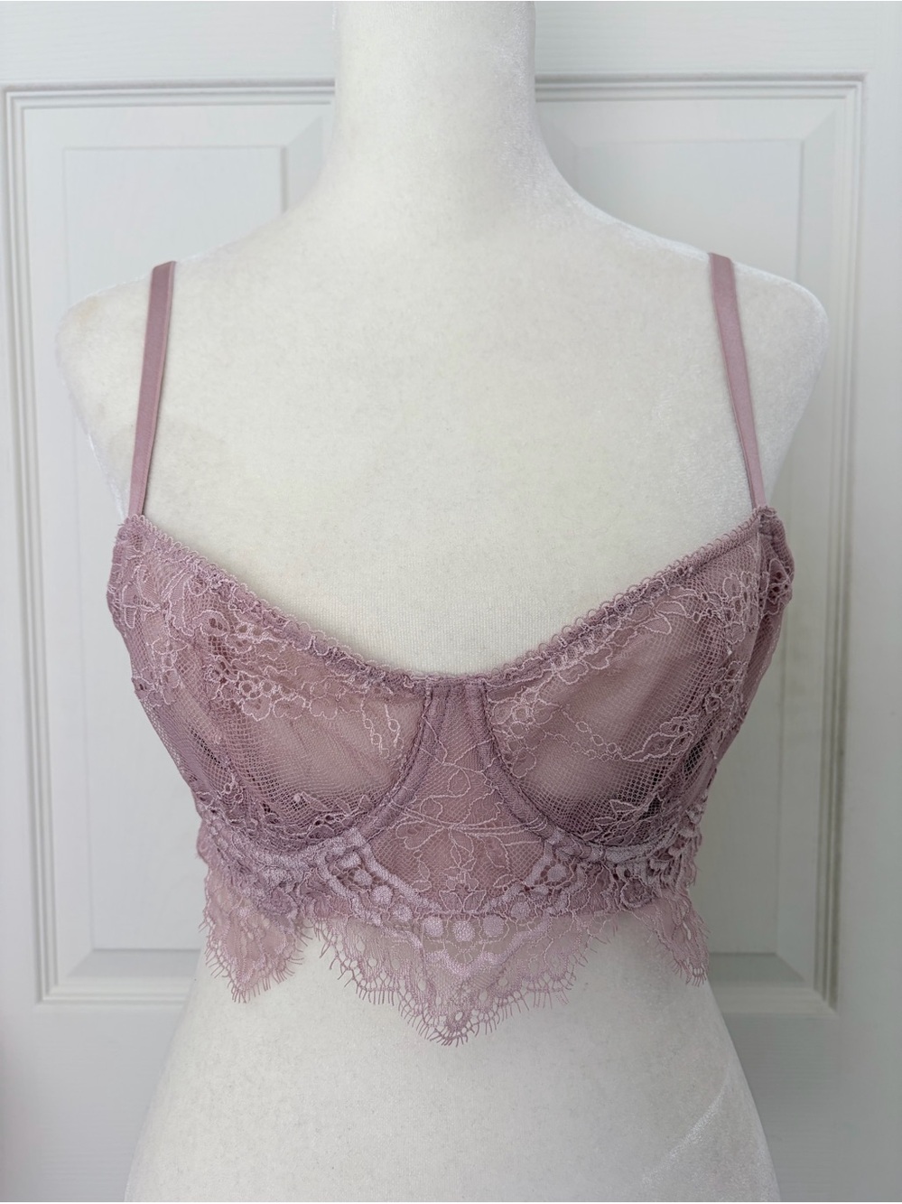 Victoria's Secret Mauve Lace-Edged Hook-Back Bra Size 34C